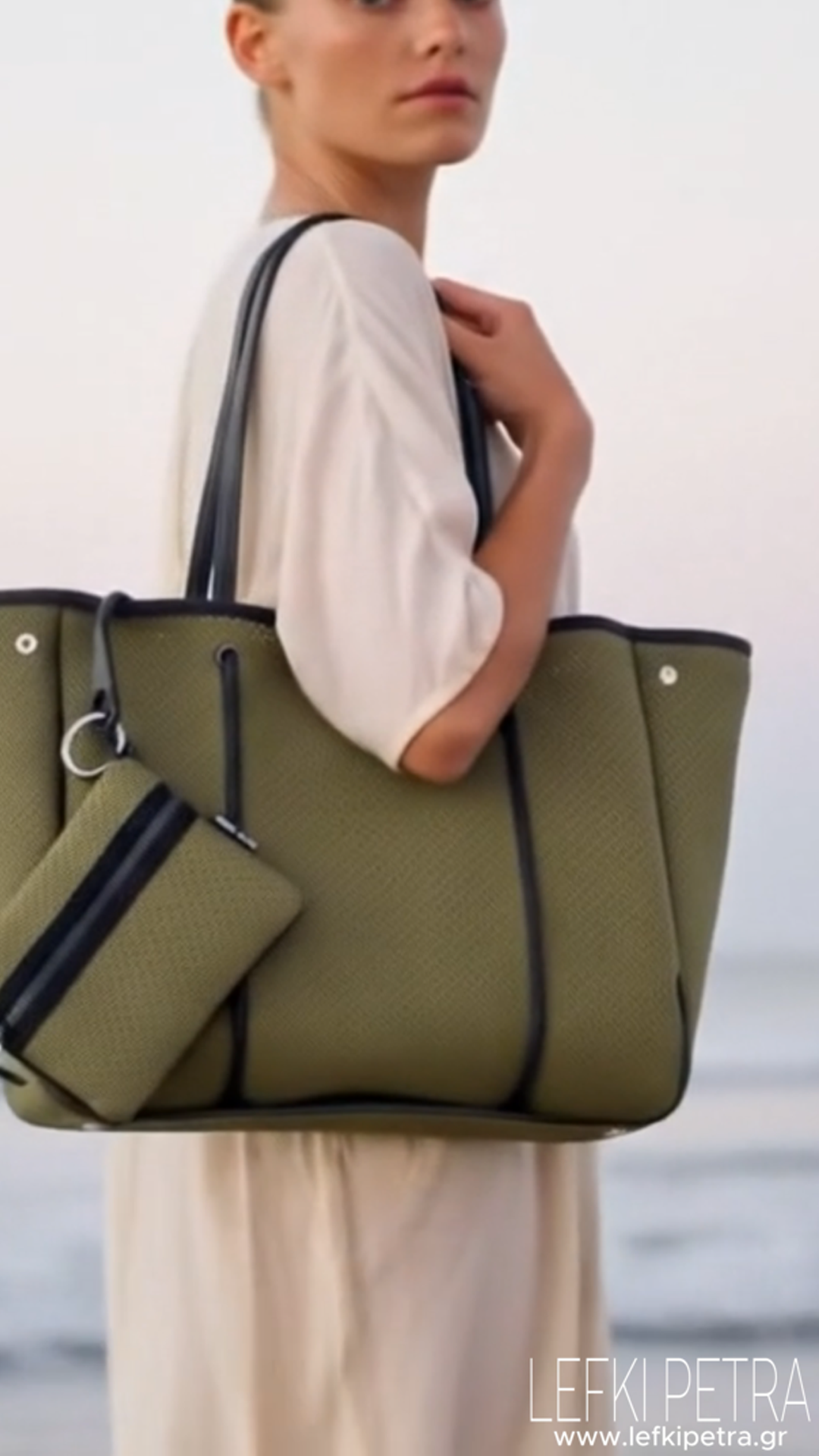 Λευκή Πέτρα, μπουτίκ γυναικεία ρούχα, Λευκάδα